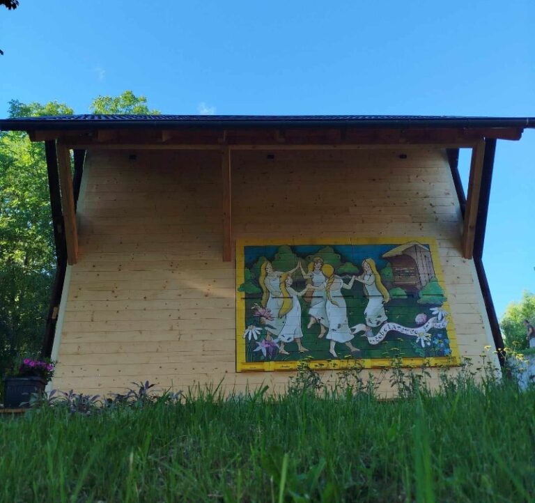 Odličen ponudnik api turizma Kr`Bee Cebelnjak 2 2 1
