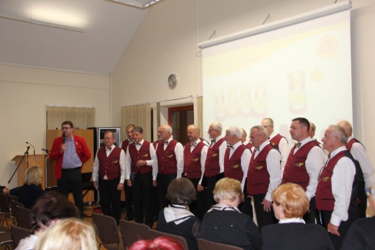 ​9. Festival čebelarske pesmi Lukovica bil je »živ« IMG 0038