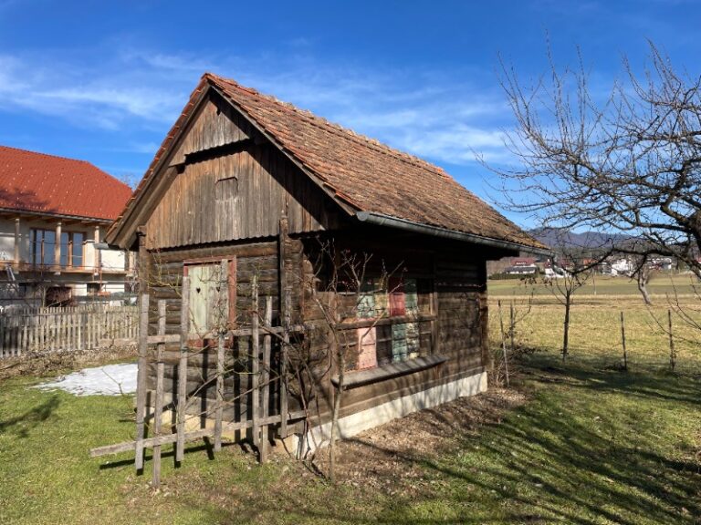 Opomnik-Razpis za izbor najstarejših, izvirnih in posebnih čebelnjakov Samec 3.10