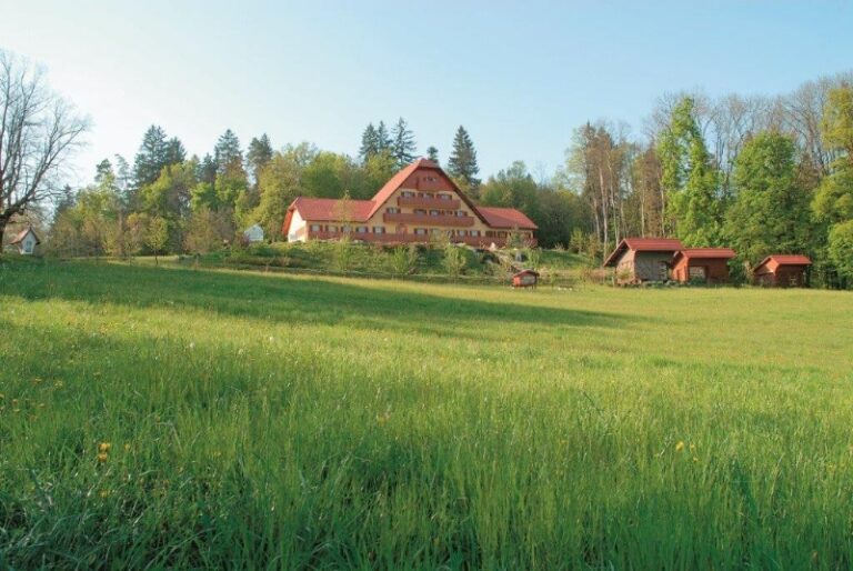 ​Program ČZS oblikujmo skupaj – 1. »debatno« popoldne na ČZS cebelarski center 67