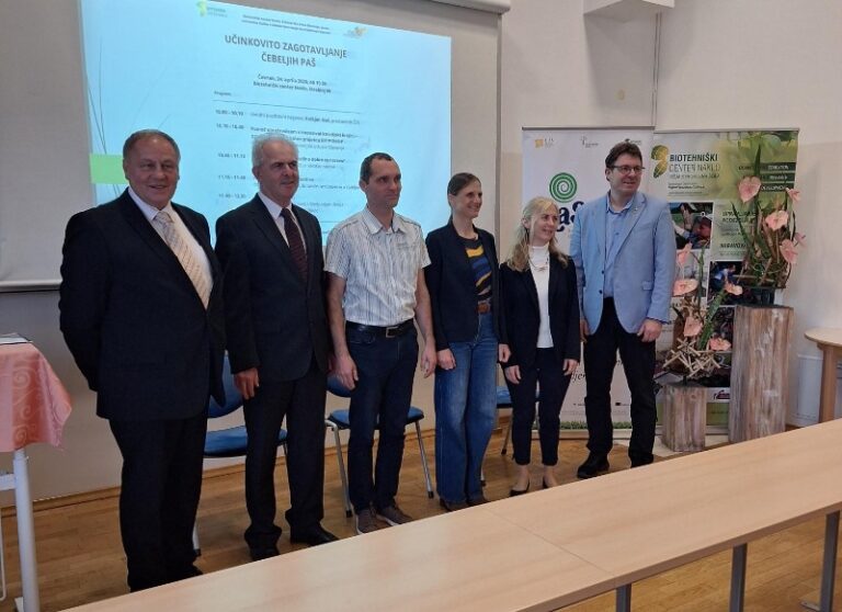 Strokovna razprava Učinkovito zagotavljanje čebeljih paš naslovna 8