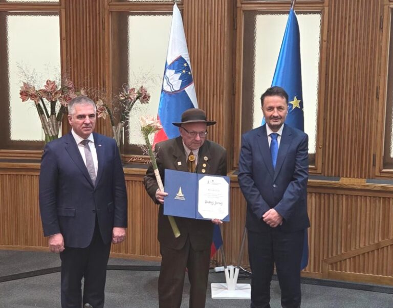 ​Slavnostna podelitev državne plakete Andreju Jerneju in Jožefu Krambergerju pro 88bX7L0g