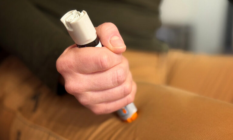 Preventiva anafilaksije pri čebelarjih – še nekaj dni za prijave samoinjektor 2