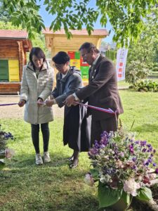 Otvoritve učnih čebelnjakov v okviru projekta PRVA čebela Ucni cebelnjak Celje 2025 1 foto Lidija Senic