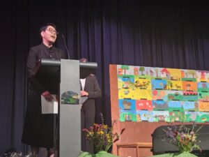 Otvoritve učnih čebelnjakov v okviru projekta PRVA čebela Ucni cebelnjak Senovo 2025 3 foto Lidija Senic