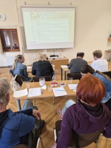 Slepim in slabovidnim predstavljene možnosti za usposabljanje preizkuševalcev medu 1000027678