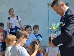 Slavnostno odprtje stalne razstave čebelarstva, učnega čebelnjaka in nove parkovne površine z medovitimi rastlinami v okviru projekta BEE(A)WARE 703589326 991187820084687 4853721264981213262 n