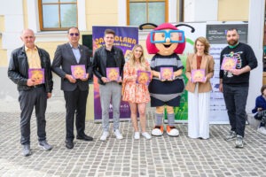 Ob svetovnem dnevu čebel v Višnji Gori predstavili slikanico Jaka Dlaka in kranjska čebela l 1307177 1