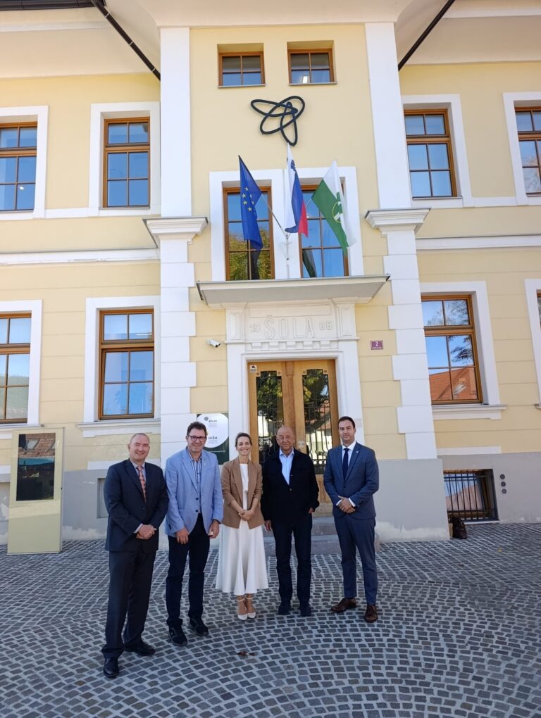 Prvič združili moči 1000055672