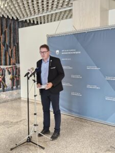Zgodovinski dan za slovensko čebelarstvo – podpore na vsak panj najkasneje z letom 2028! 20260922 094024