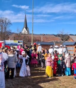Poslovili so se od starke zime in pozdravili pomlad – v brenčanju čebelic in čebelarjev l 1239240 1